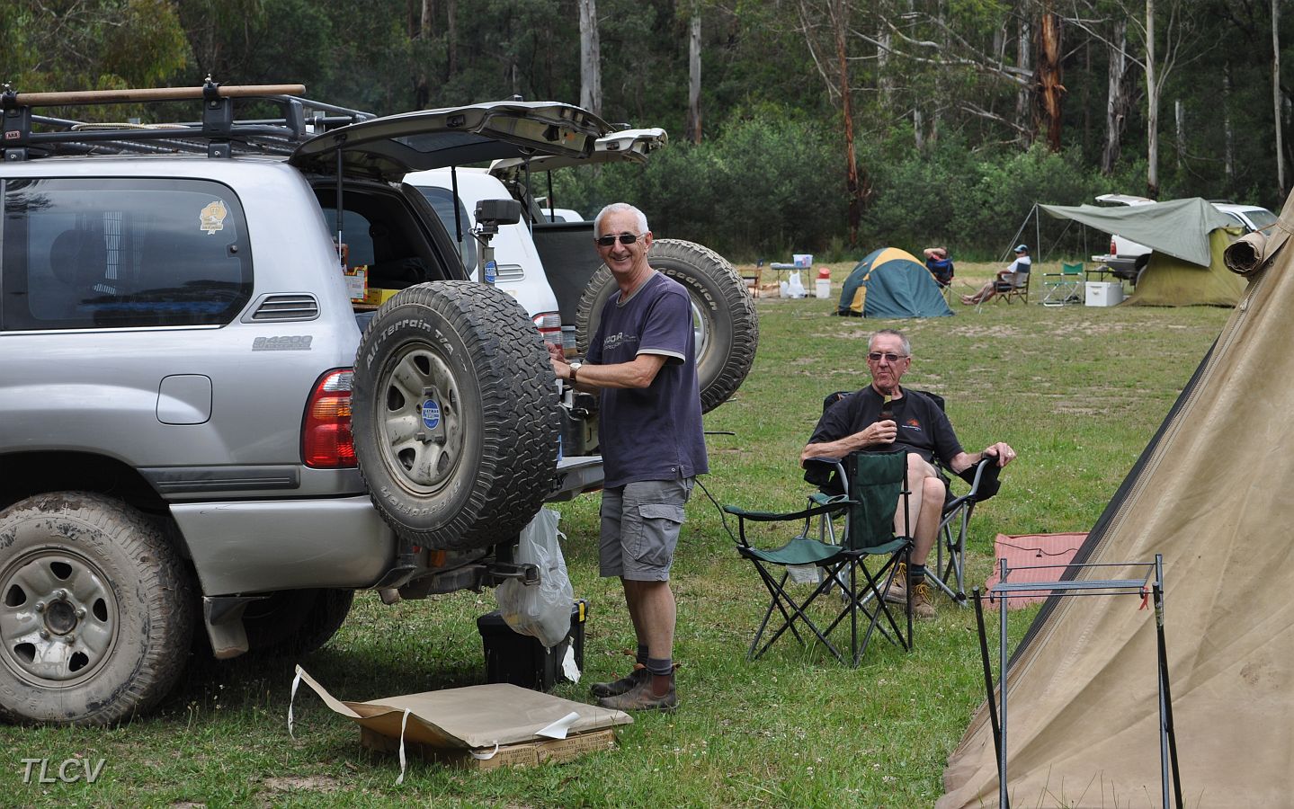 06- Reg & Duncan set up at O'Tooles Flat.JPG